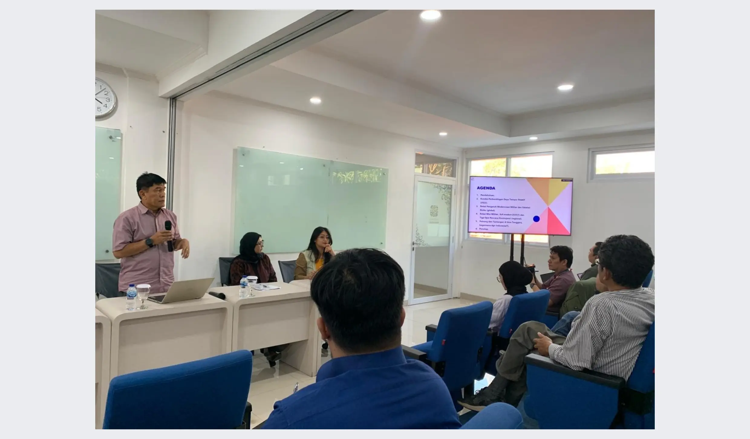 Seminar Hybrid: “Modernisasi Militer dan Diplomasi Pertahanan China: Peluang dan Tantangan di Asia Tenggara”